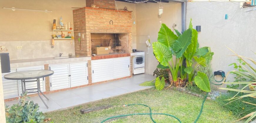 DOS CASAS EN UN MISMO TERRENO