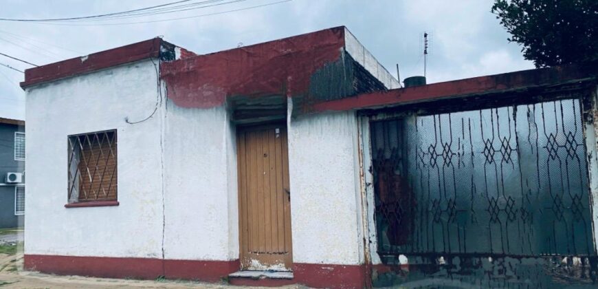 CASA CON DOS DEPARTAMENTOS (a reciclar)