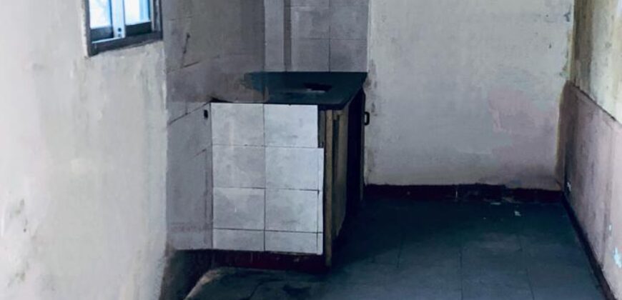 CASA CON DOS DEPARTAMENTOS (a reciclar)